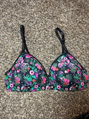 Victoria's Secret Black Floral Lightly Padded Bra
